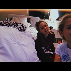 Meet your Posher, Ava